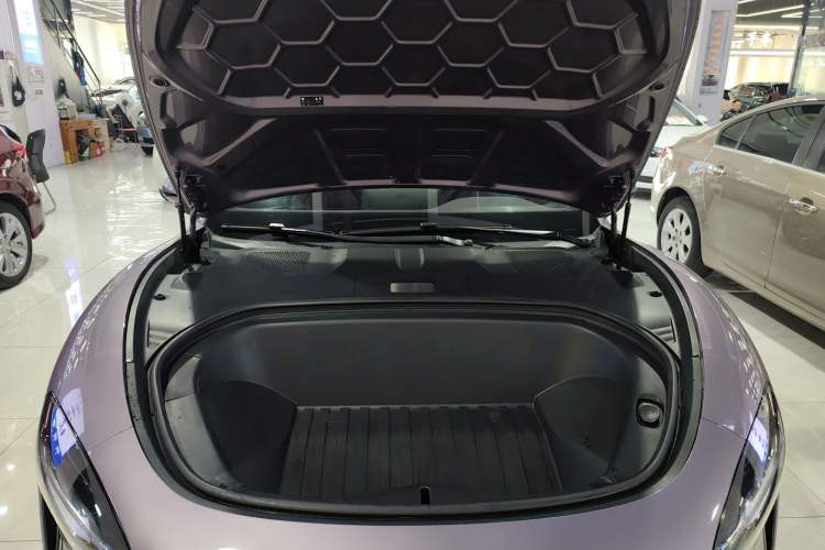Used Xiaomi Auto SU7 2024 Rear-Drive Long-Range Intelligent Driving Version Engine Bay