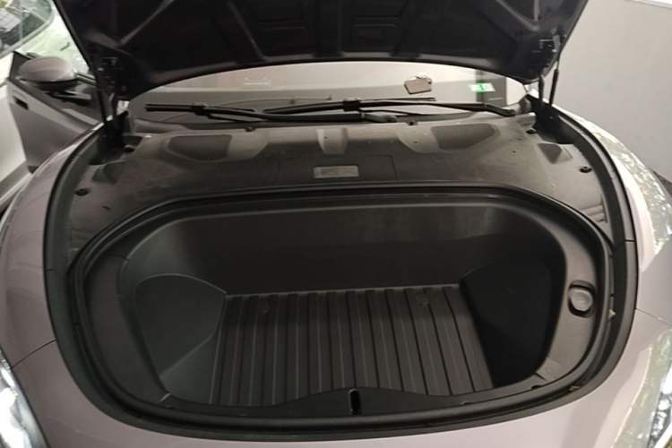 Used Xiaomi Auto SU7 2024 Rear-Drive Ultra-Long Range Advanced Pro-Level Intelligent Driving Version Engine Bay