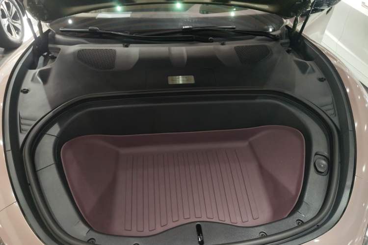 Used Xiaomi Auto SU7 2024 Four-Wheel Drive Ultra-Long Range Advanced Intelligent Driving Max Edition Engine Bay