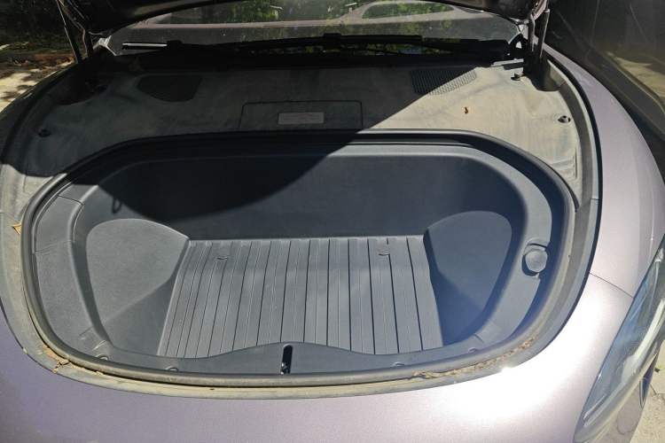 Used Xiaomi Auto SU7 2024 Four-Wheel Drive Ultra-Long Range Advanced Intelligent Driving Max Edition Engine Bay