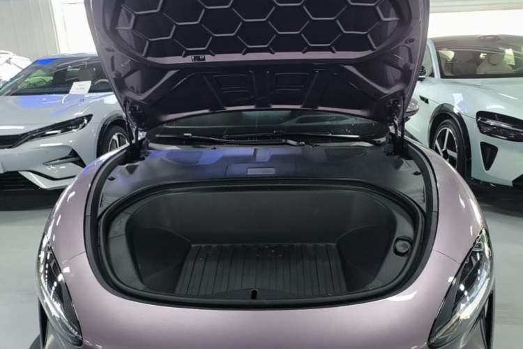 Used Xiaomi Auto SU7 2024 Four-Wheel Drive Ultra-Long Range Advanced Intelligent Driving Max Edition Engine Bay