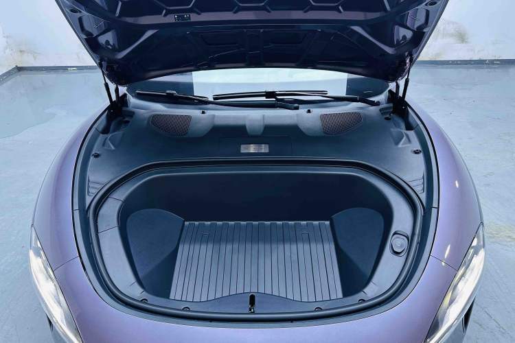 Used Xiaomi Auto SU7 2024 Four-Wheel Drive Ultra-Long Range Advanced Intelligent Driving Max Edition Engine Bay