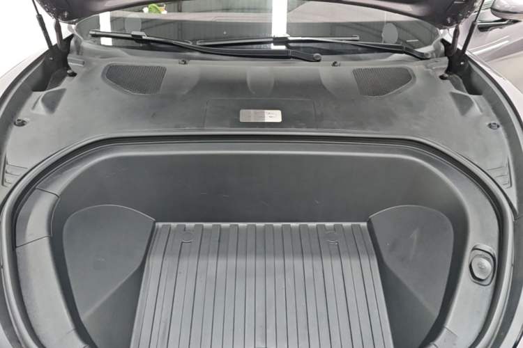 Used Xiaomi Auto SU7 2024 Rear-Drive Long-Range Intelligent Driving Version Engine Bay