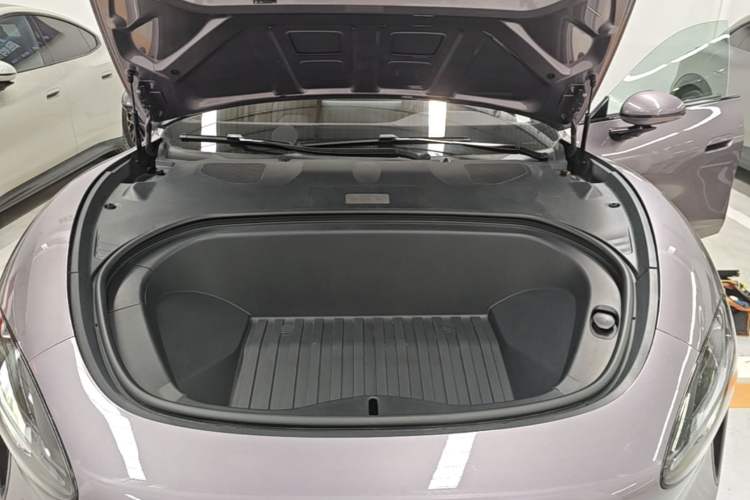 Used Xiaomi Auto SU7 2024 Rear-Drive Long-Range Intelligent Driving Version Engine Bay
