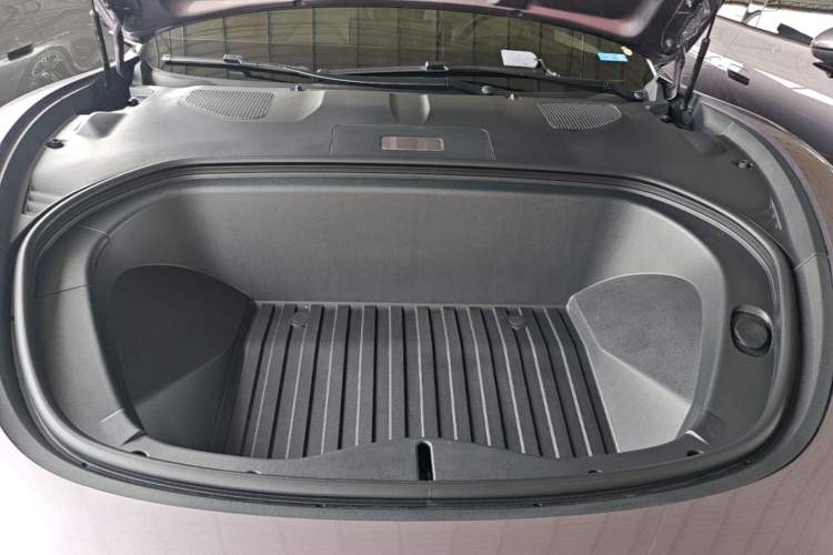 Used Xiaomi Auto SU7 2024 Rear-Drive Long-Range Intelligent Driving Version Engine Bay
