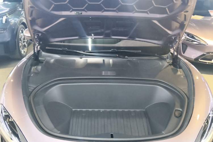 Used Xiaomi Auto SU7 2024 Rear-Drive Ultra-Long Range Advanced Pro-Level Intelligent Driving Version Engine Bay