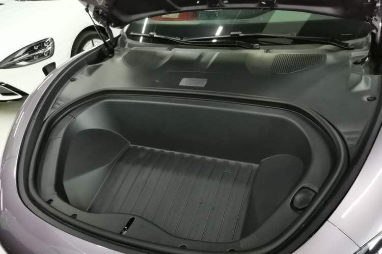 Used Xiaomi Auto SU7 2024 Rear-Drive Long-Range Intelligent Driving Version Engine Bay
