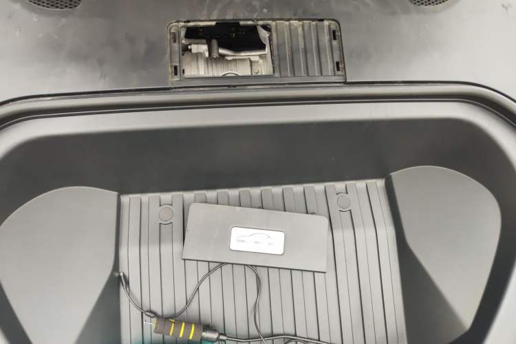 Used Xiaomi Auto SU7 2024 Four-Wheel Drive Ultra-Long Range Advanced Intelligent Driving Max Edition Engine Bay