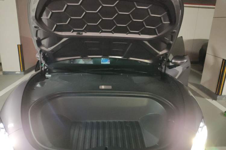 Used Xiaomi Auto SU7 2024 Rear-Drive Ultra-Long Range Advanced Pro-Level Intelligent Driving Version Engine Bay