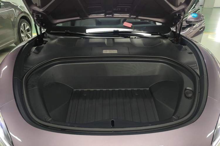 Used Xiaomi Auto SU7 2024 Four-Wheel Drive Ultra-Long Range Advanced Intelligent Driving Max Edition Engine Bay