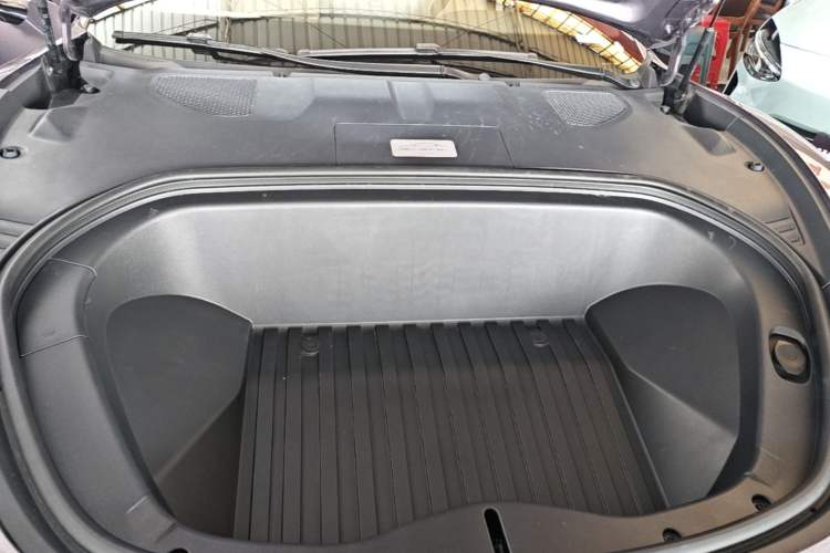 Used Xiaomi Auto SU7 2024 Rear-Drive Ultra-Long Range Advanced Pro-Level Intelligent Driving Version Engine Bay