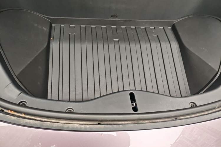 Used Xiaomi Auto SU7 2024 Rear-Drive Ultra-Long Range Advanced Pro-Level Intelligent Driving Version Engine Bay