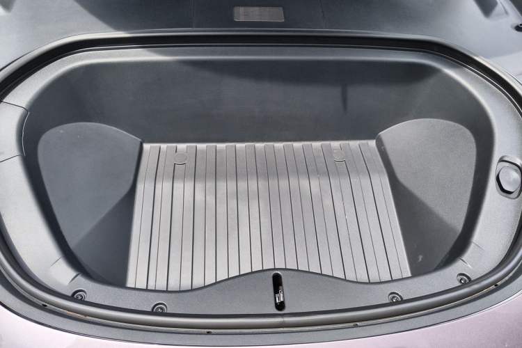 Used Xiaomi Auto SU7 2024 Four-Wheel Drive Ultra-Long Range Advanced Intelligent Driving Max Edition Engine Bay