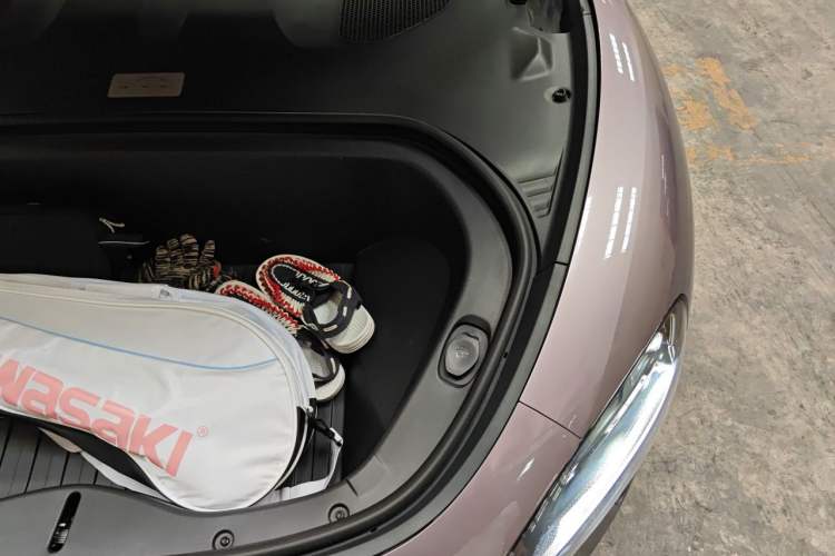 Used Xiaomi Auto SU7 2024 Four-Wheel Drive Ultra-Long Range Advanced Intelligent Driving Max Edition Engine Bay Left