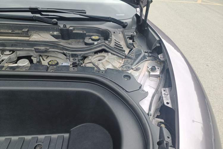 Used Xiaomi Auto SU7 2024 Rear-Drive Long-Range Intelligent Driving Version Engine Bay Left