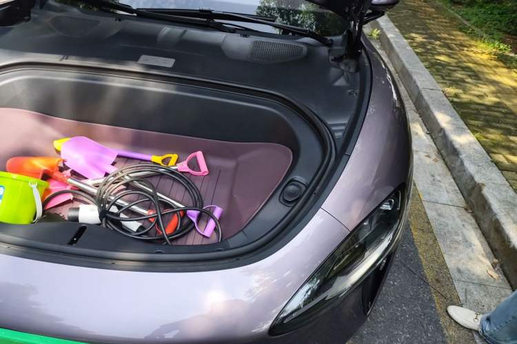 Used Xiaomi Auto SU7 2024 Rear-Drive Long-Range Intelligent Driving Version Engine Bay Left