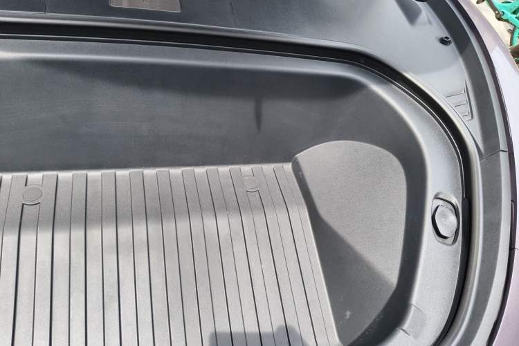 Used Xiaomi Auto SU7 2024 Four-Wheel Drive Ultra-Long Range Advanced Intelligent Driving Max Edition Engine Bay Left