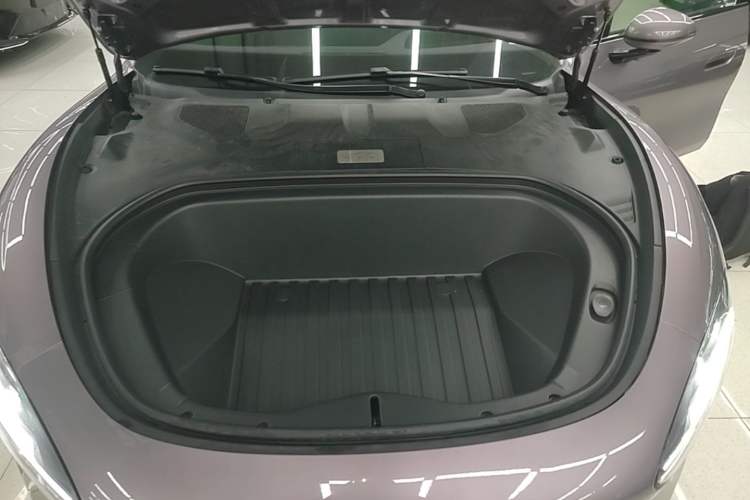 Used Xiaomi Auto SU7 2024 Four-Wheel Drive Ultra-Long Range Advanced Intelligent Driving Max Edition Engine Bay