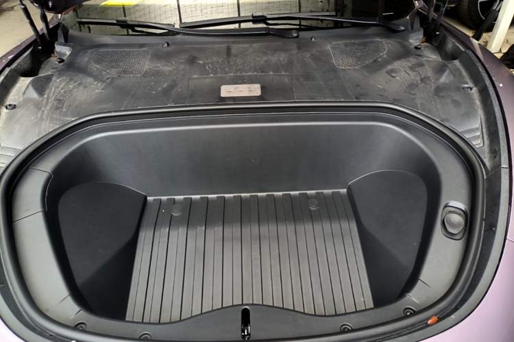Used Xiaomi Auto SU7 2024 Rear-Drive Ultra-Long Range Advanced Pro-Level Intelligent Driving Version Engine Bay
