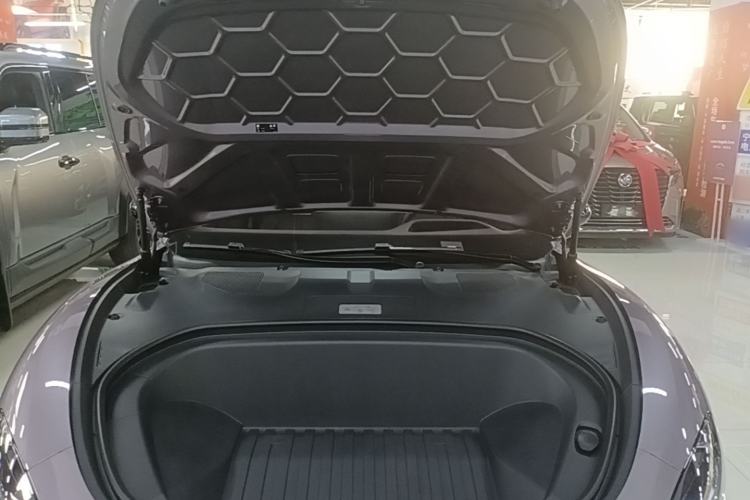 Used Xiaomi Auto SU7 2024 Four-Wheel Drive Ultra-Long Range Advanced Intelligent Driving Max Edition Engine Bay
