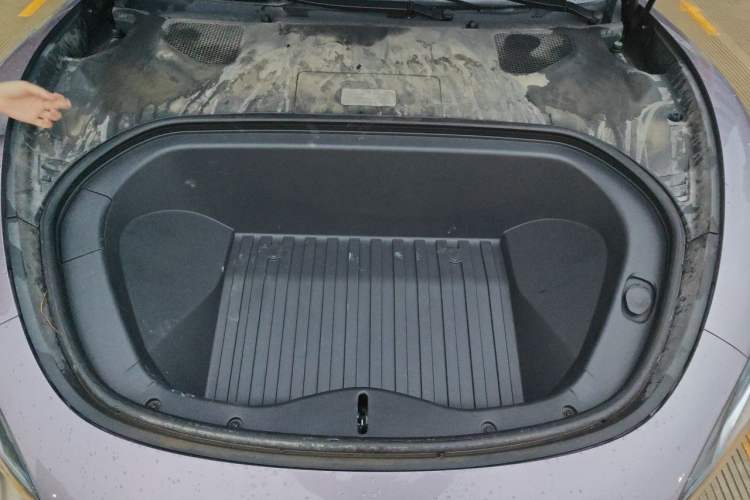 Used Xiaomi Auto SU7 2024 Rear-Drive Long-Range Intelligent Driving Version Engine Bay