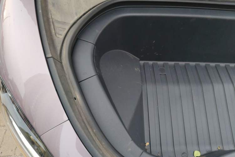 Used Xiaomi Auto SU7 2024 Rear-Drive Ultra-Long Range Advanced Pro-Level Intelligent Driving Version Engine Bay Right