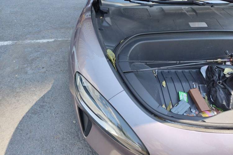 Used Xiaomi Auto SU7 2024 Four-Wheel Drive Ultra-Long Range Advanced Intelligent Driving Max Edition Engine Bay Right