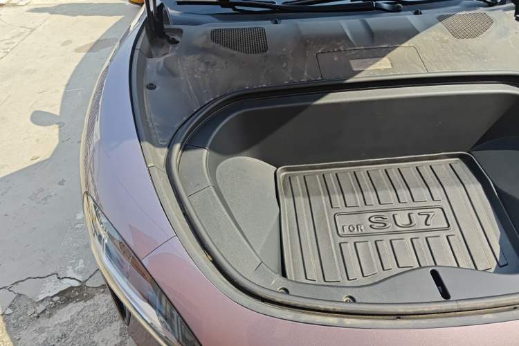 Used Xiaomi Auto SU7 2024 Four-Wheel Drive Ultra-Long Range Advanced Intelligent Driving Max Edition Engine Bay Right