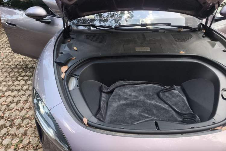 Used Xiaomi Auto SU7 2024 Four-Wheel Drive Ultra-Long Range Advanced Intelligent Driving Max Edition Engine Bay Right