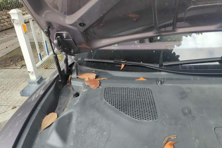 Used Xiaomi Auto SU7 2024 Rear-Drive Ultra-Long Range Advanced Pro-Level Intelligent Driving Version Engine Bay Right