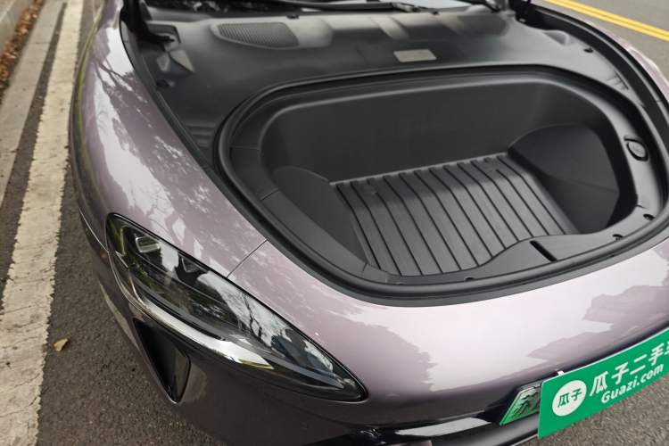 Used Xiaomi Auto SU7 2024 Rear-Drive Long-Range Intelligent Driving Version Engine Bay Right