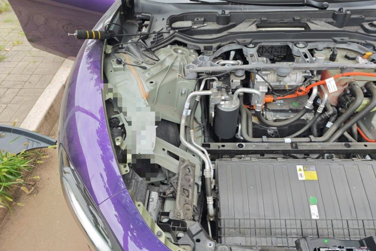 Used Xiaomi Auto SU7 2024 Four-Wheel Drive Ultra-Long Range Advanced Intelligent Driving Max Edition Engine Bay Right