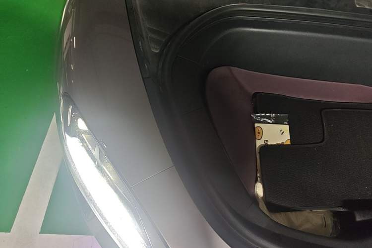 Used Xiaomi Auto SU7 2024 Rear-Drive Long-Range Intelligent Driving Version Engine Bay Right