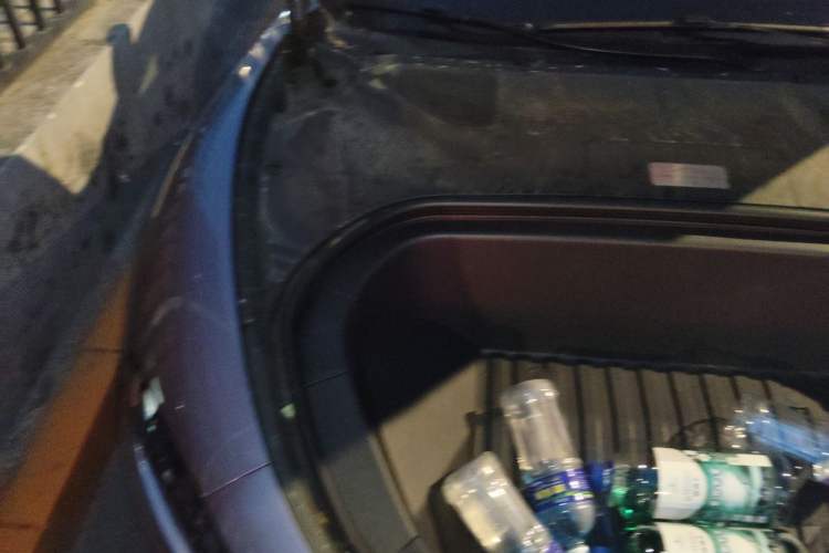 Used Xiaomi Auto SU7 2024 Rear-Drive Long-Range Intelligent Driving Version Engine Bay Right