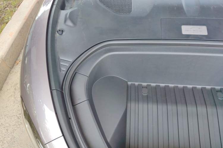 Used Xiaomi Auto SU7 2024 Four-Wheel Drive Ultra-Long Range Advanced Intelligent Driving Max Edition Engine Bay Right