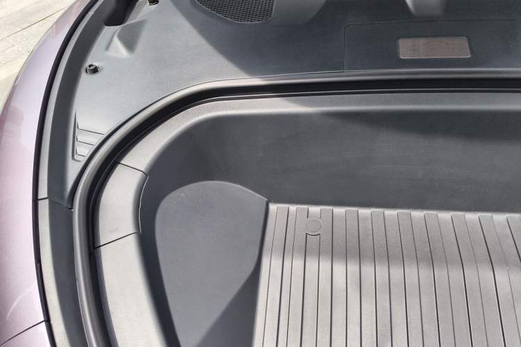 Used Xiaomi Auto SU7 2024 Four-Wheel Drive Ultra-Long Range Advanced Intelligent Driving Max Edition Engine Bay Right