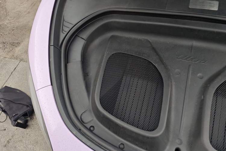 Used Xiaomi Auto SU7 2024 Four-Wheel Drive Ultra-Long Range Advanced Intelligent Driving Max Edition Engine Bay Right
