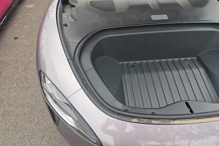 Used Xiaomi Auto SU7 2024 Four-Wheel Drive Ultra-Long Range Advanced Intelligent Driving Max Edition Engine Bay Right
