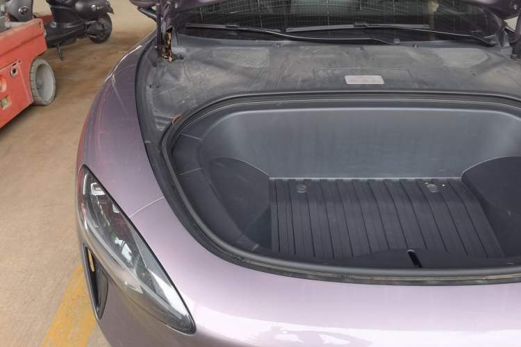 Used Xiaomi Auto SU7 2024 Rear-Drive Long-Range Intelligent Driving Version Engine Bay Right