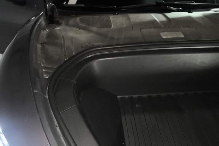 Used Xiaomi Auto SU7 2024 Rear-Drive Long-Range Intelligent Driving Version Engine Bay Right