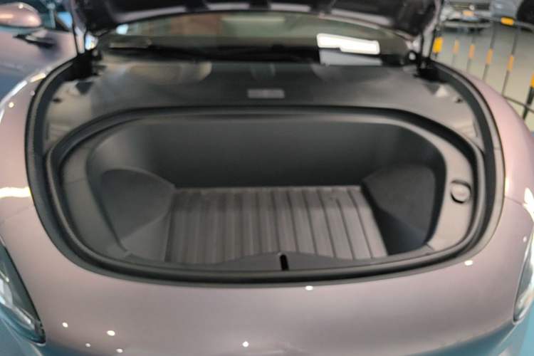 Used Xiaomi Auto SU7 2024 Rear-Drive Ultra-Long Range Advanced Pro-Level Intelligent Driving Version Engine Bay