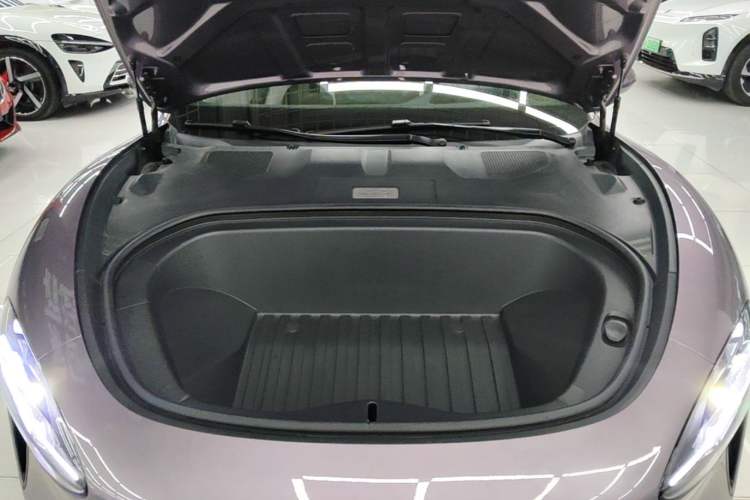 Used Xiaomi Auto SU7 2024 Four-Wheel Drive Ultra-Long Range Advanced Intelligent Driving Max Edition Engine Bay