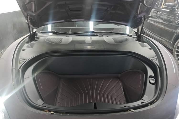 Used Xiaomi Auto SU7 2024 Rear-Drive Ultra-Long Range Advanced Pro-Level Intelligent Driving Version Engine Bay