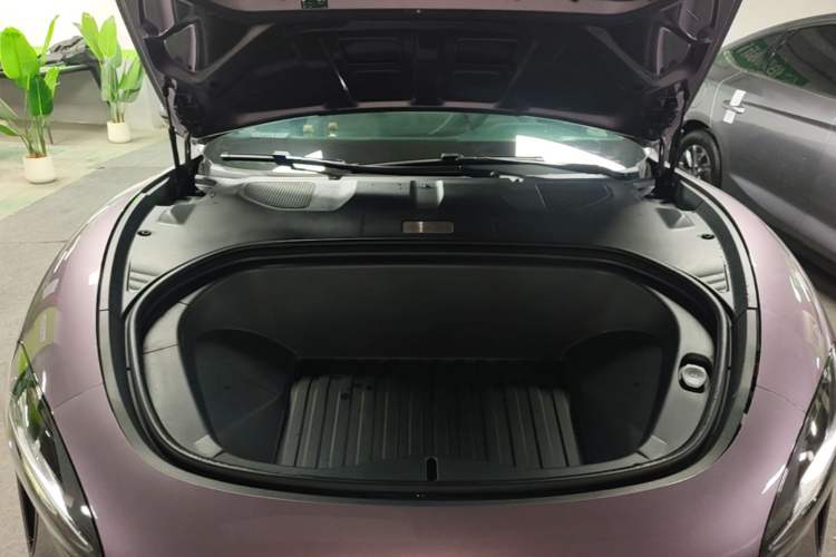 Used Xiaomi Auto SU7 2024 Rear-Drive Ultra-Long Range Advanced Pro-Level Intelligent Driving Version Engine Bay