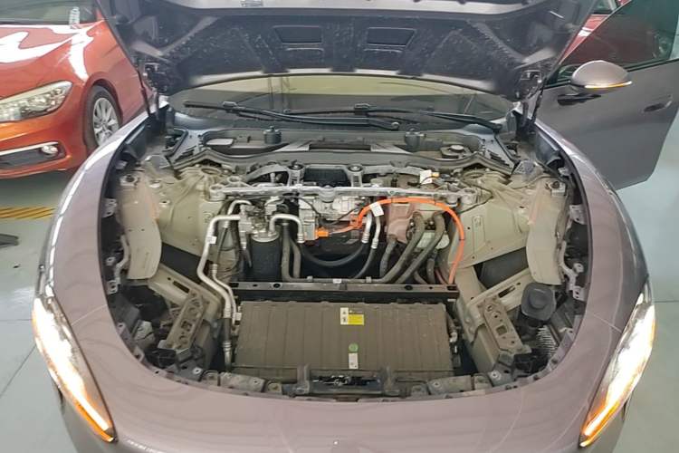 Used Xiaomi Auto SU7 2024 Rear-Drive Ultra-Long Range Advanced Pro-Level Intelligent Driving Version Engine Bay