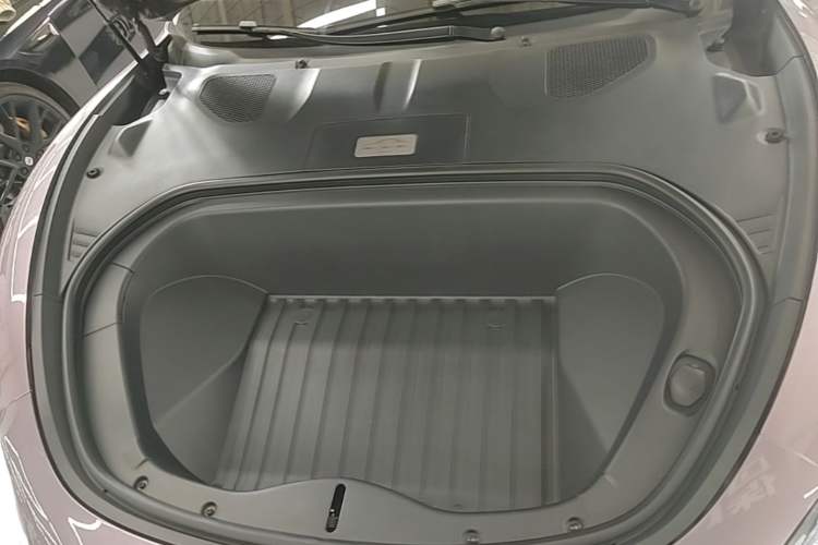 Used Xiaomi Auto SU7 2024 Rear-Drive Long-Range Intelligent Driving Version Engine Bay