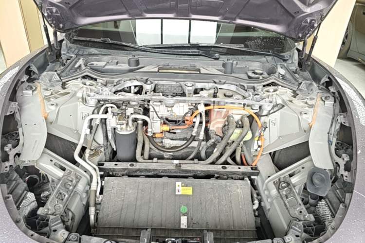 Used Xiaomi Auto SU7 2024 Four-Wheel Drive Ultra-Long Range Advanced Intelligent Driving Max Edition Engine Bay