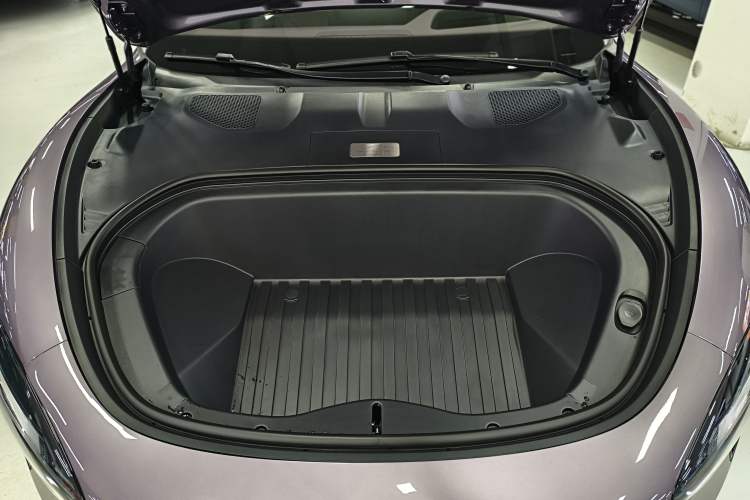 Used Xiaomi Auto SU7 2024 Four-Wheel Drive Ultra-Long Range Advanced Intelligent Driving Max Edition Engine Bay