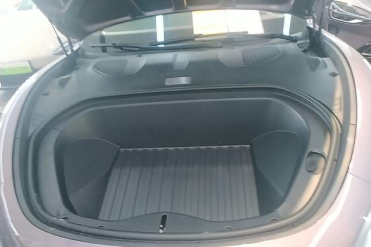 Used Xiaomi Auto SU7 2024 Four-Wheel Drive Ultra-Long Range Advanced Intelligent Driving Max Edition Engine Bay