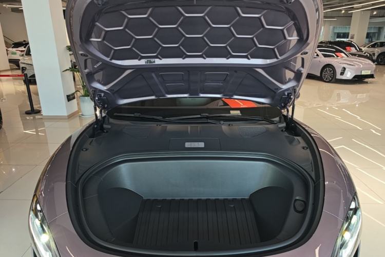Used Xiaomi Auto SU7 2024 Four-Wheel Drive Ultra-Long Range Advanced Intelligent Driving Max Edition Engine Bay